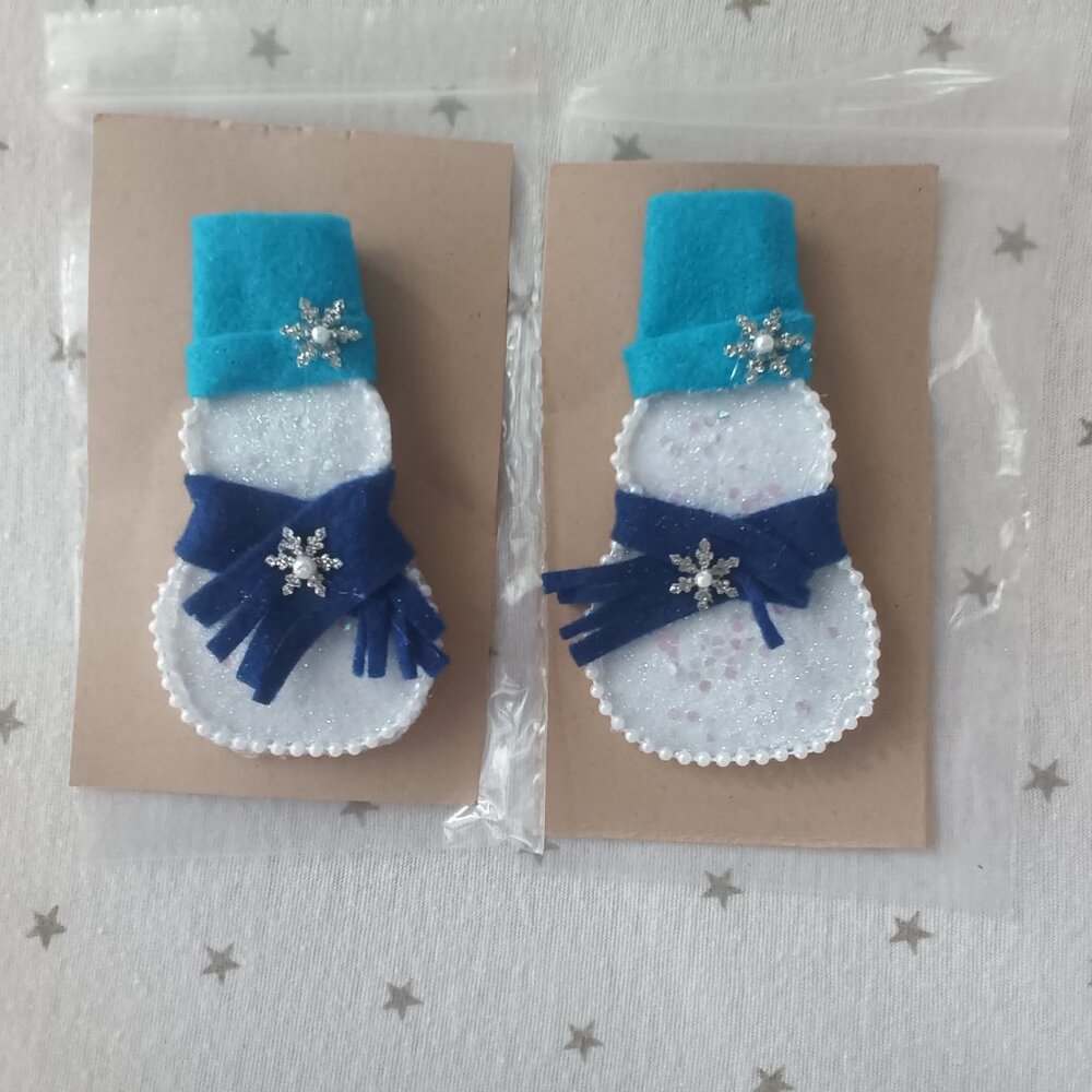 2 sparkly snowman pins